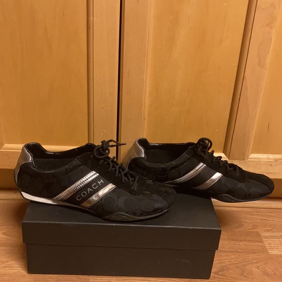 Coach signature Jamie black suede & silver sneakers. Size 8. - Picture 4 of 5